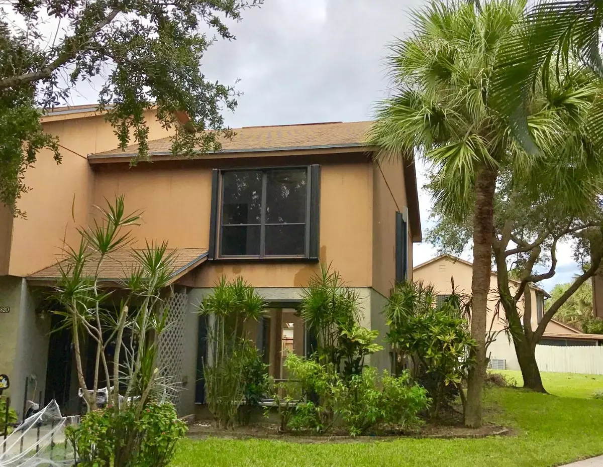 Palm Beach Gardens, FL 33403,819 Sandtree DR