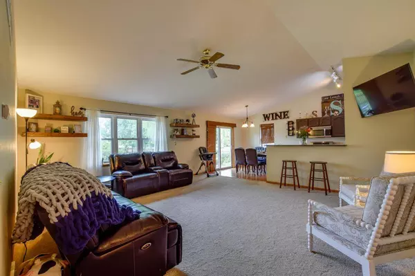 Sun Prairie, WI 53590,1305 Prairie Rose Dr