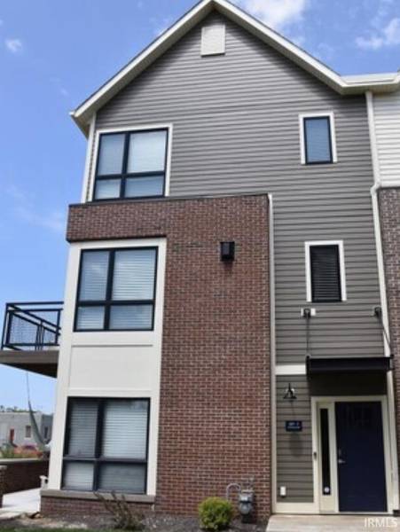 327 S Frances Street #1, South Bend, IN 46617-3225