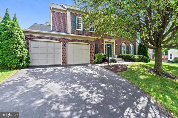 Chantilly, VA 20151,14038 EAGLE CHASE CIR