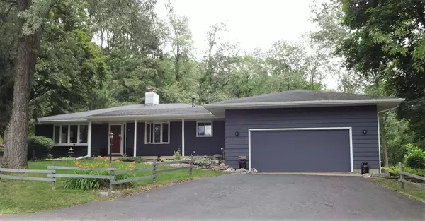 N2848 Lake Point Dr, Lodi, WI 53555