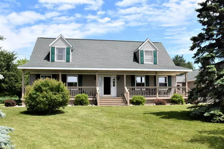 1291 S Mackinaw, Kawkawlin, MI 48631