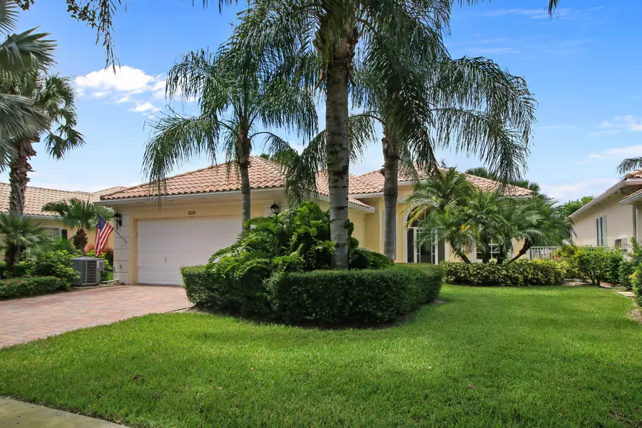 825 Niemen DR, Palm Beach Gardens, FL 33410