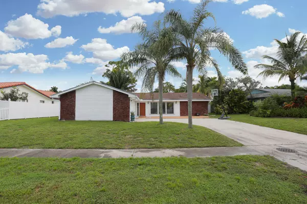 1218 W Woodcrest RD, West Palm Beach, FL 33417