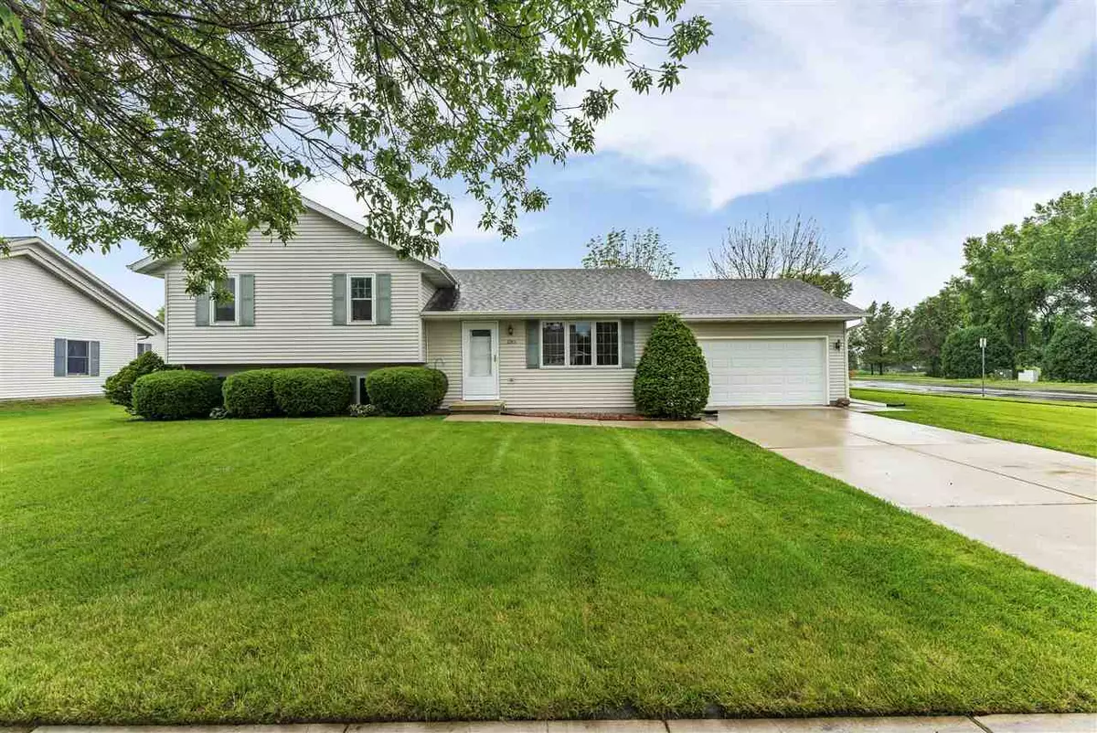 Sun Prairie, WI 53590,2283 Steven St