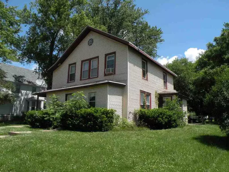 327 Eureka St, Ripon, WI 54971