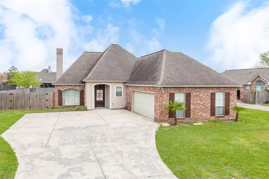 36420 STANTON HALL, Denham Springs, LA 70706