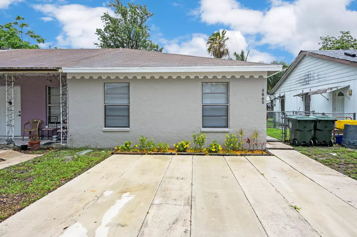 Greenacres, FL 33463,5865 S 38th ST