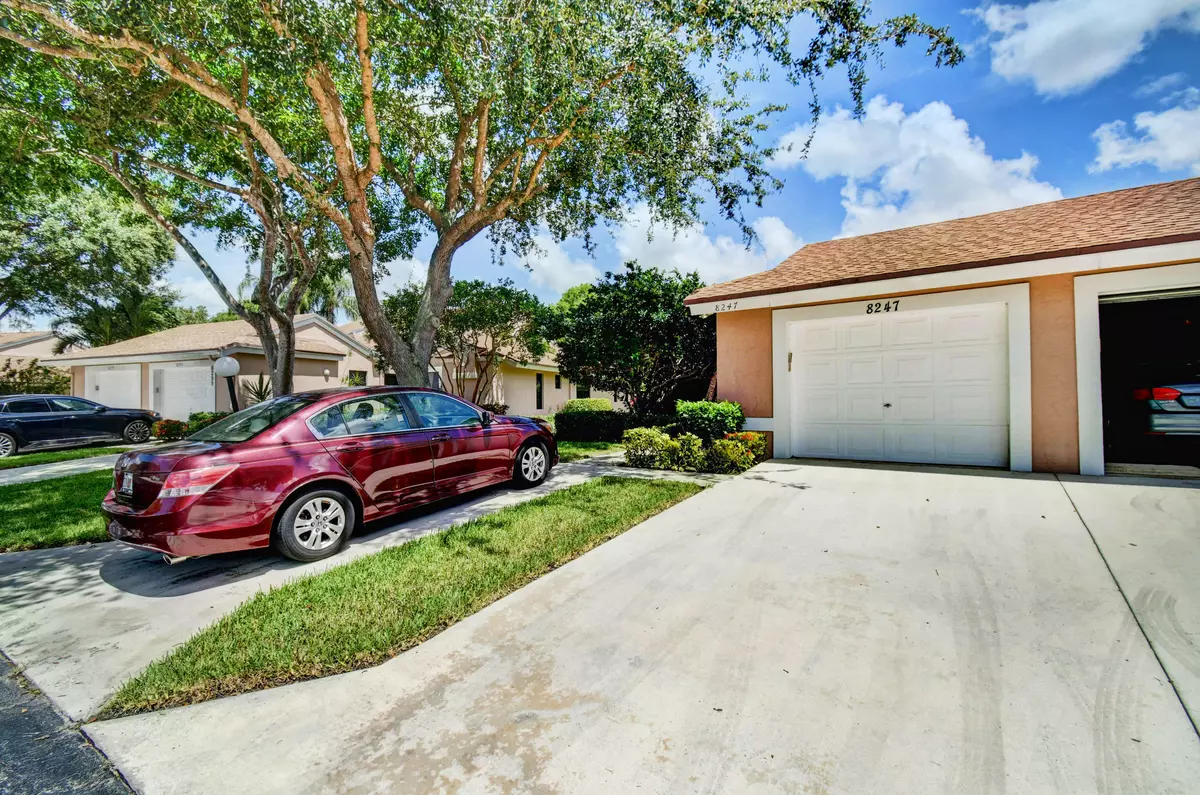 Boca Raton, FL 33496,8247 Springlake DR