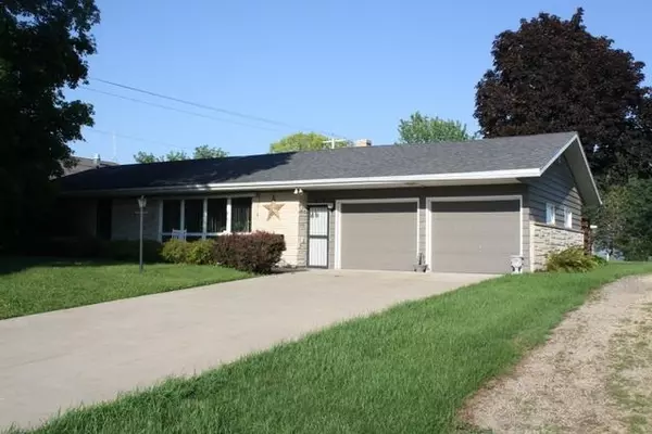 819 Ridge St, Mineral Point, WI 53565