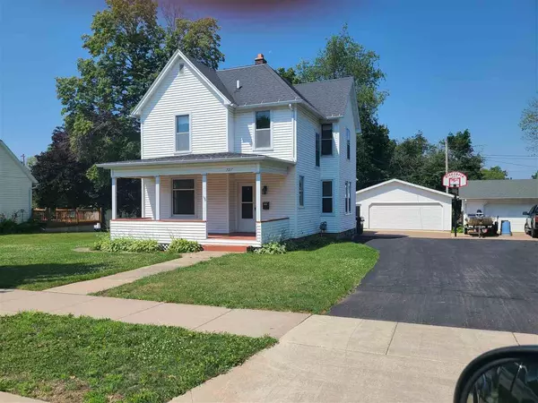 727 S Adams St, Lancaster, WI 53813