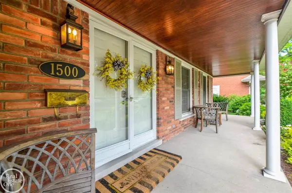 Grosse Pointe Woods, MI 48236,1500 Blairmoor