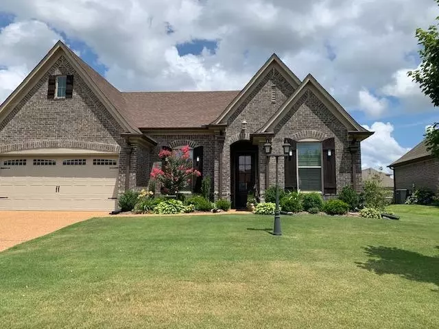 45 WHISPERING CREEK CV, Oakland, TN 38060