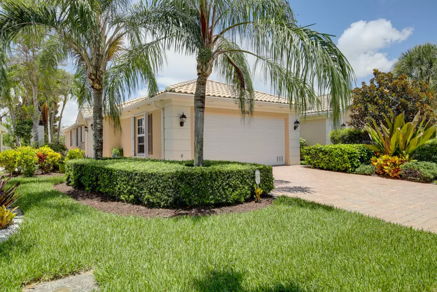 5009 Magnolia Bay CIR, Palm Beach Gardens, FL 33418