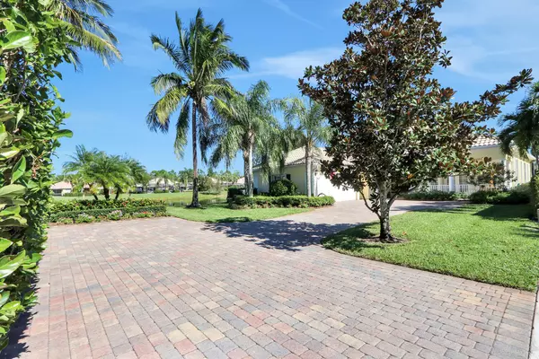 Palm Beach Gardens, FL 33418,4818 Eugenia DR