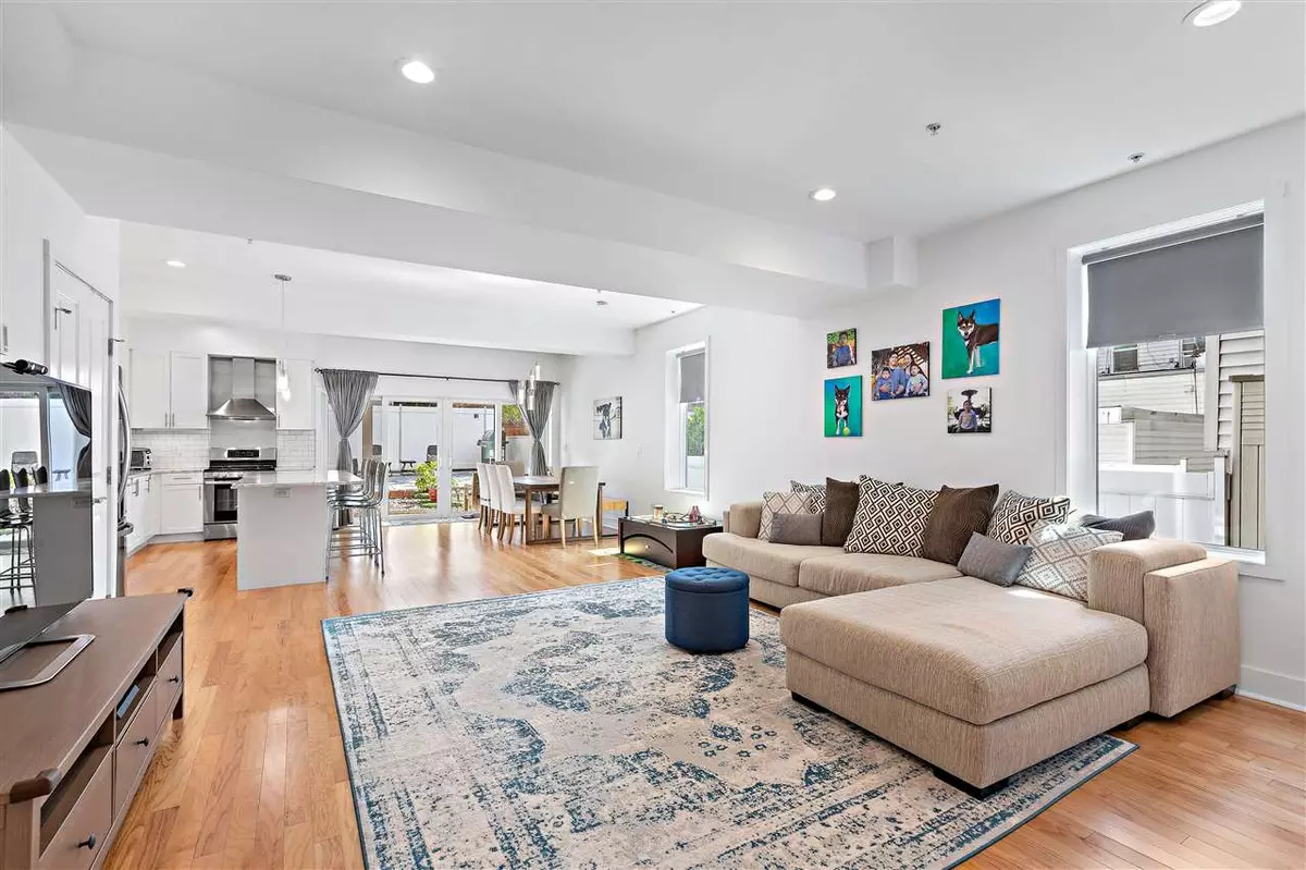 Union City, NJ 07087,310 6TH ST #3