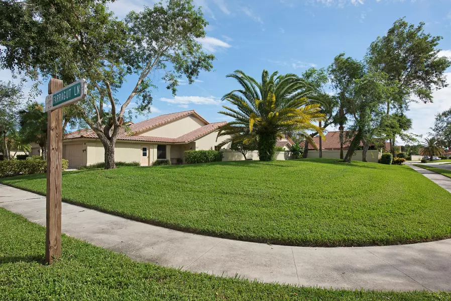 2890 Farragut LN, West Palm Beach, FL 33409