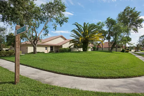 2890 Farragut LN, West Palm Beach, FL 33409