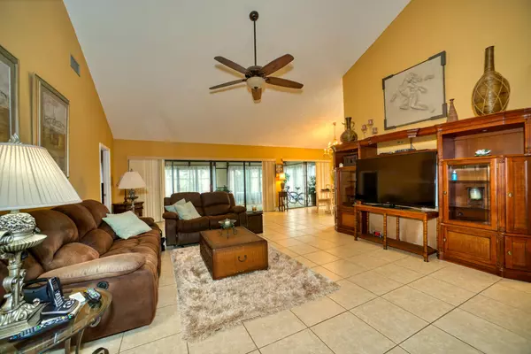 West Palm Beach, FL 33409,2540 Iroquois CIR