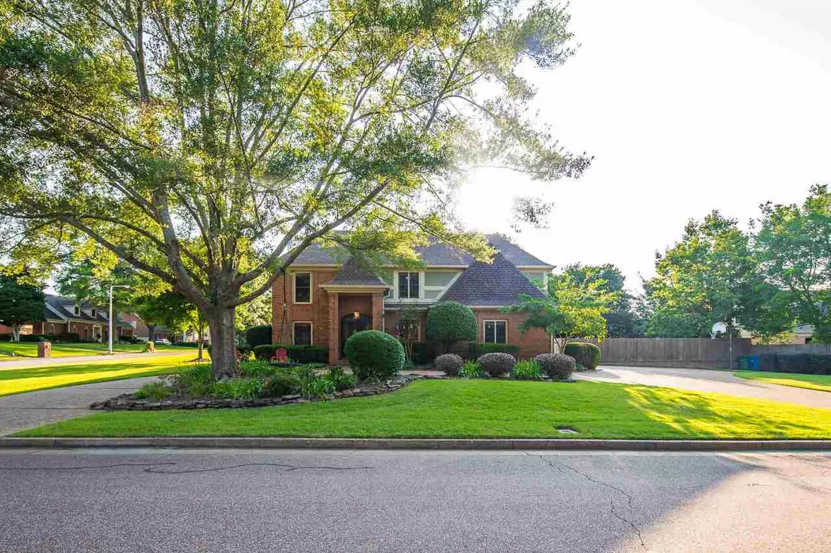 Germantown, TN 38139,2215 SPRING HOLLOW LN