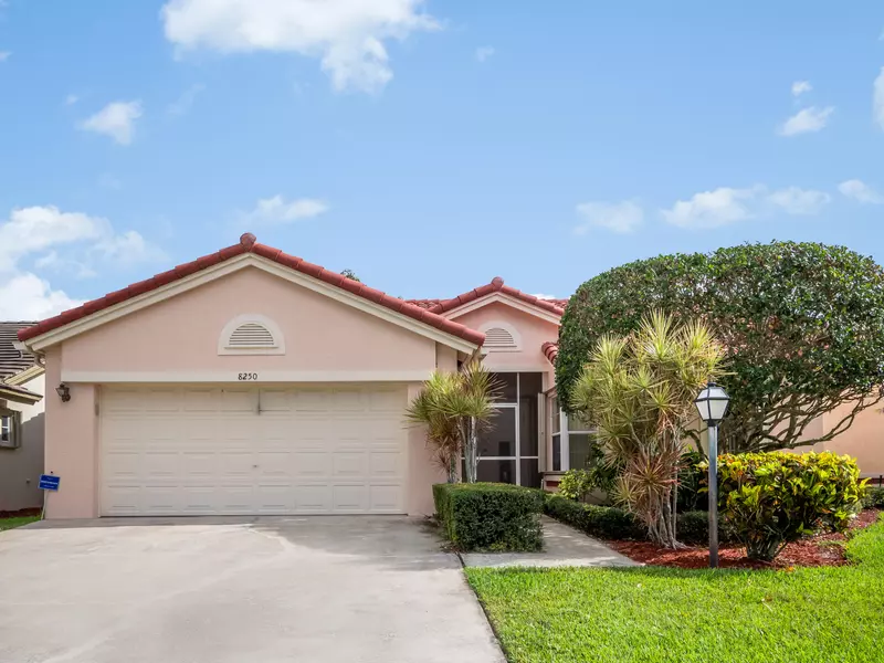 8250 Lake Cypress RD, Lake Worth, FL 33467