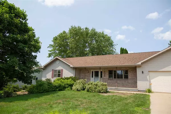 708 Prairie Hills Dr, Dodgeville, WI 53533