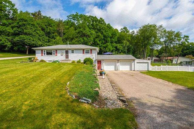 124 PINECREST DR, Jonesville, MI 49250