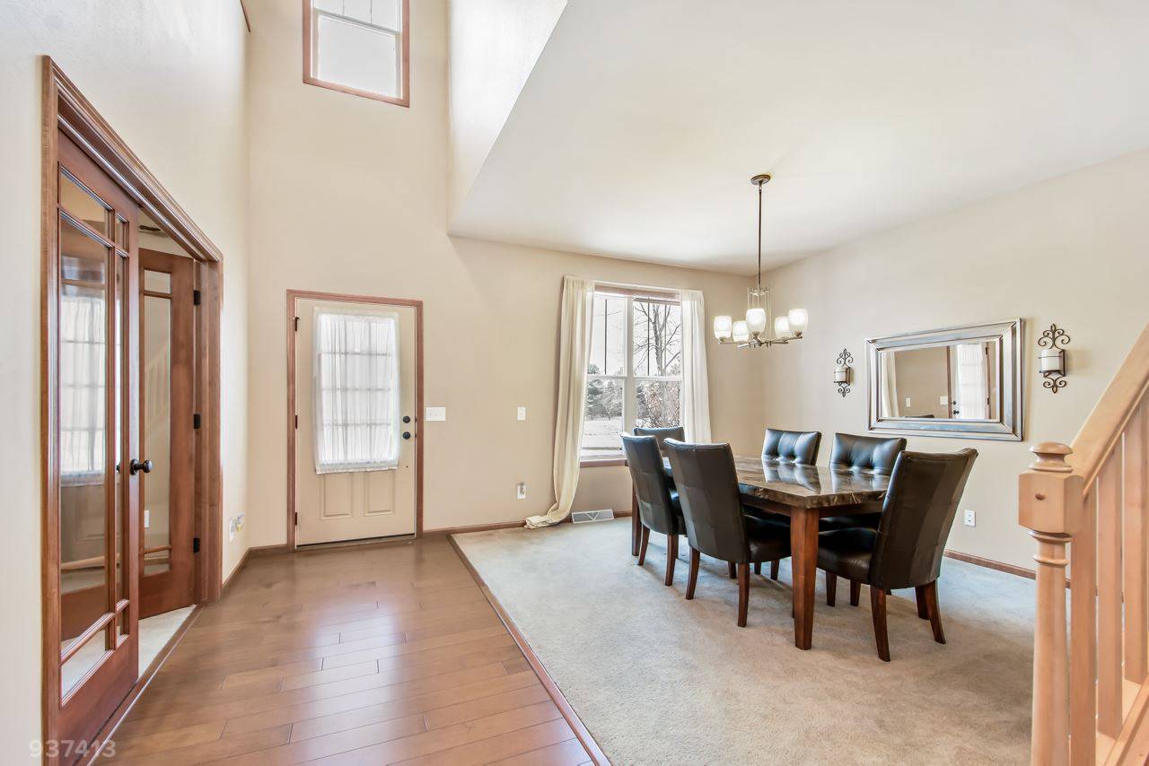 Middleton, WI 53562,8768 White Coral Way
