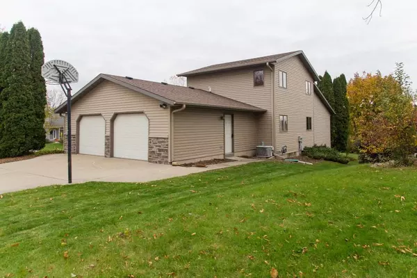 Middleton, WI 53562,3817 Lynn St