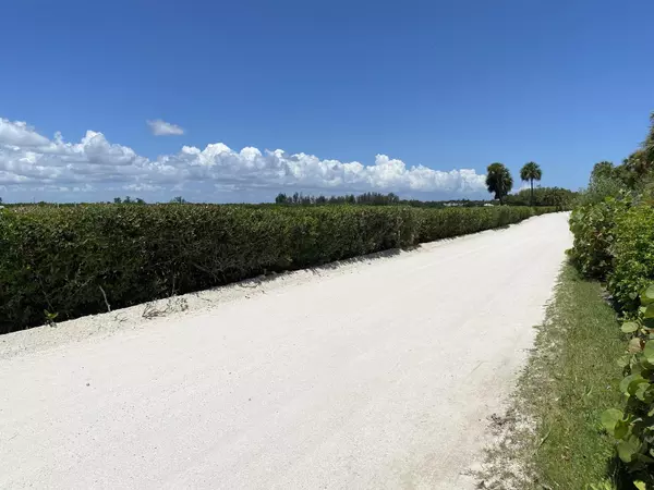 Indian River Shores, FL 32963,208 N Carmel CT