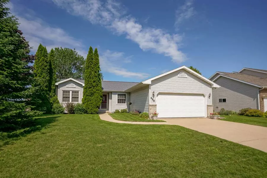 986 Amberson Dr, Sun Prairie, WI 53590