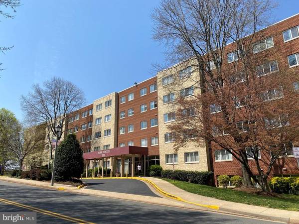 200 N MAPLE AVE #505, Falls Church, VA 22046