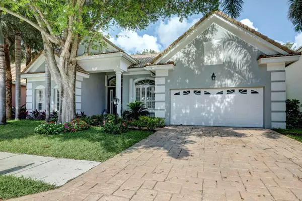 Palm Beach Gardens, FL 33410,163 Oakwood LN