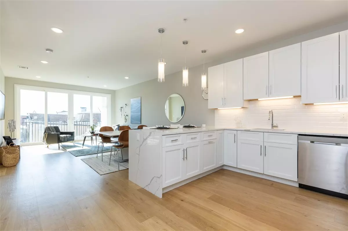 Union City, NJ 07087,306 NEW YORK AVE  #202