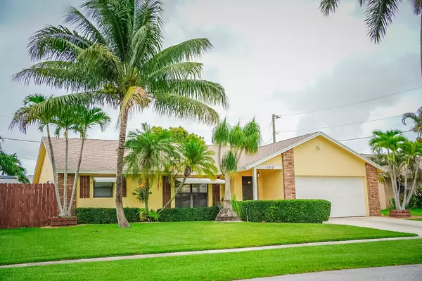 1313 Caribbean WAY, Lantana, FL 33462