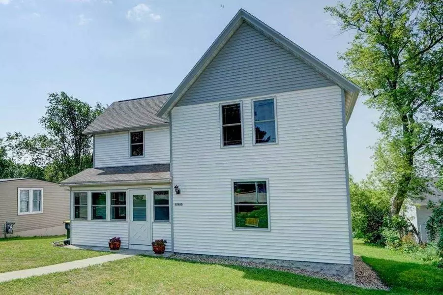 10983 Division St, Blue Mounds, WI 53517