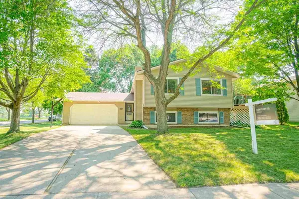 1021 N Westfield Rd, Madison, WI 53717