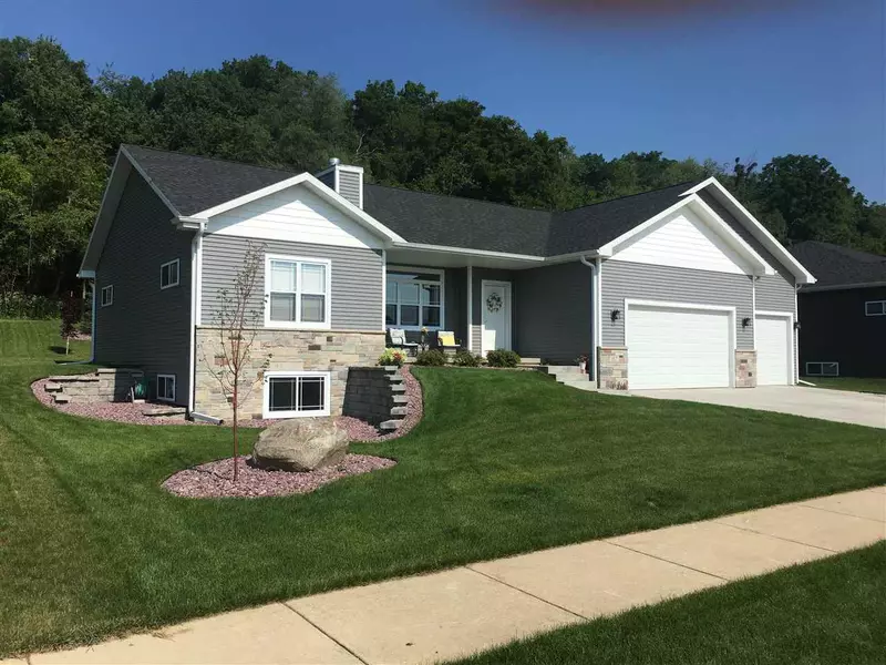 357 Whitetail Way, Deerfield, WI 53531-9710