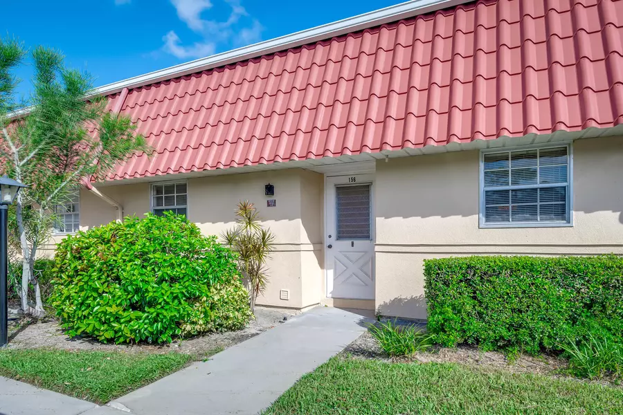 156 Amherst LN, Lake Worth, FL 33467