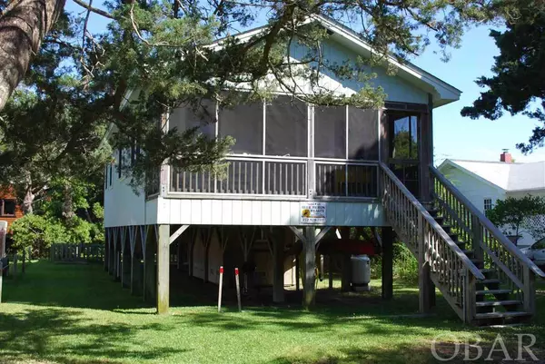 45 Mark's Path, Ocracoke, NC 27960