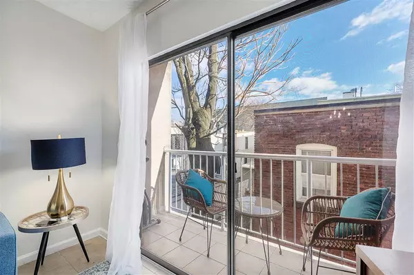 Union City, NJ 07087,318 38TH ST #201