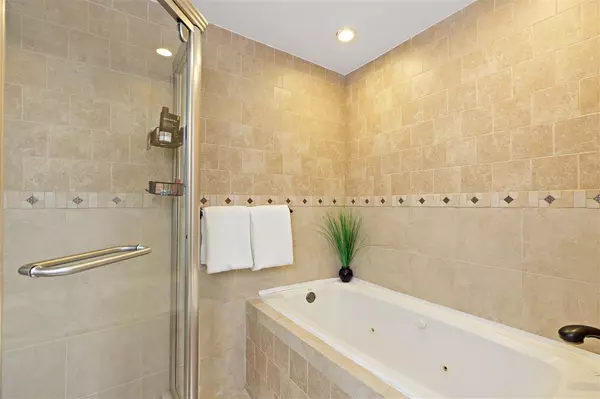 Union City, NJ 07087,318 38TH ST #201