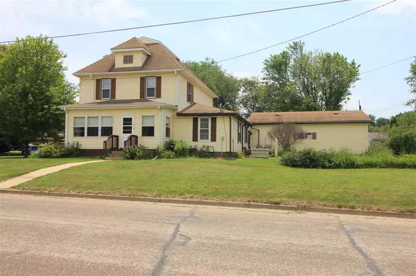 373 W South St, Viroqua, WI 54665