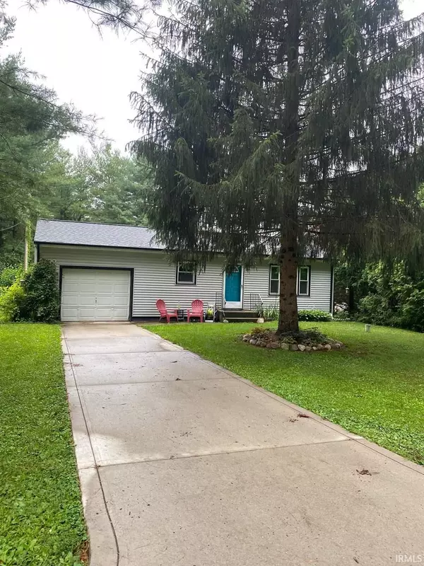 7080 S 200 E, Wolcottville, IN 46795