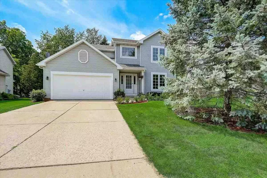 9 Pelican Cir, Madison, WI 53716