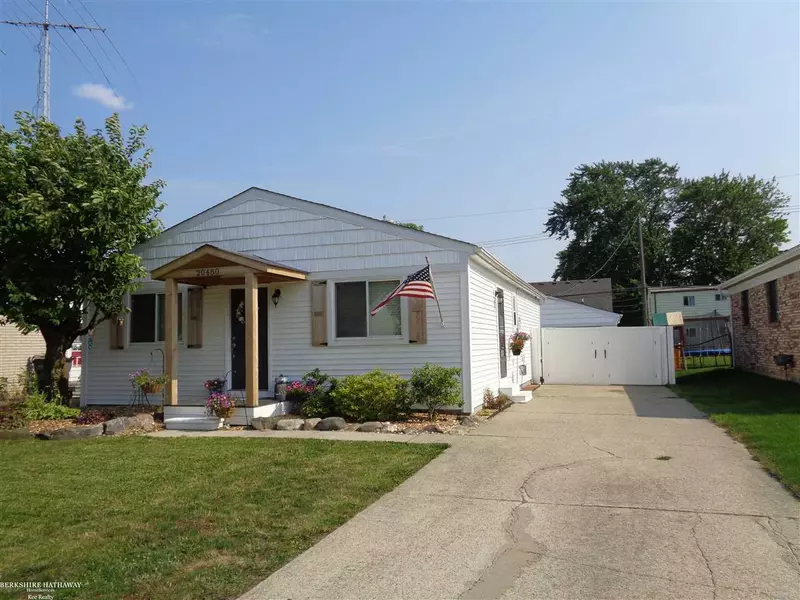 20480 Williamson, Clinton Township, MI 48035