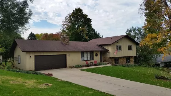 403 Blue View Dr, Mount Horeb, WI 53572