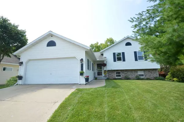 6105 Pine Cone Way, Fitchburg, WI 53719