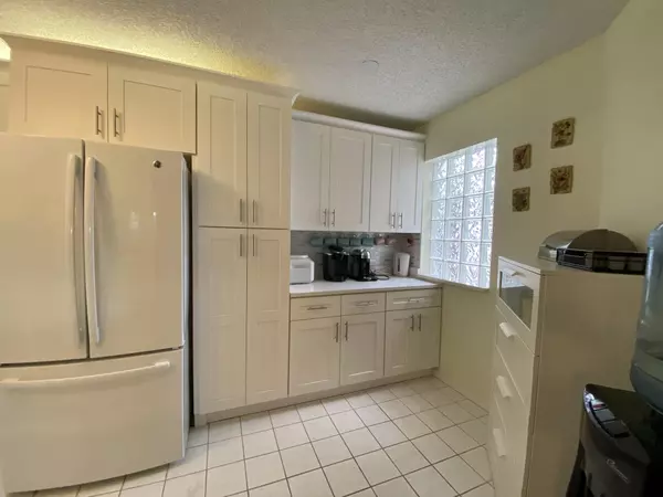 Boynton Beach, FL 33437,5430 Venetia B CT B