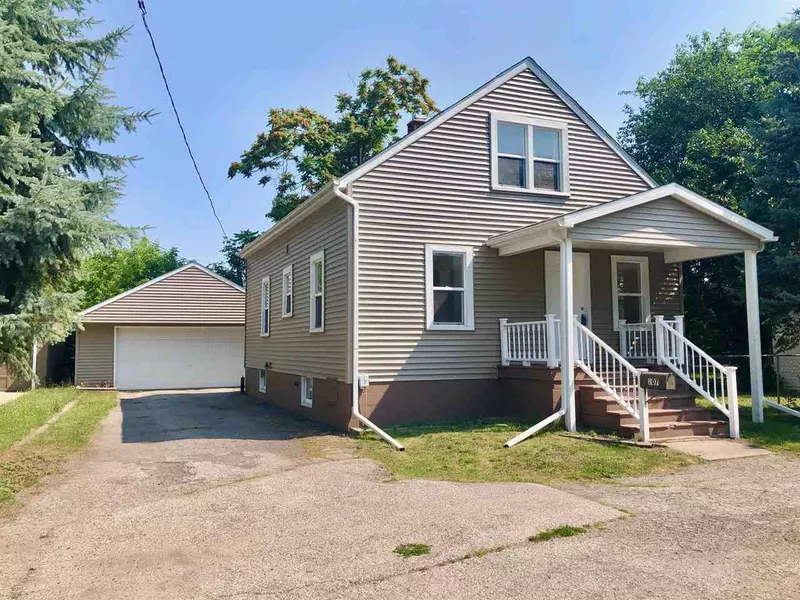 207 Deary St, Essexville, MI 48732